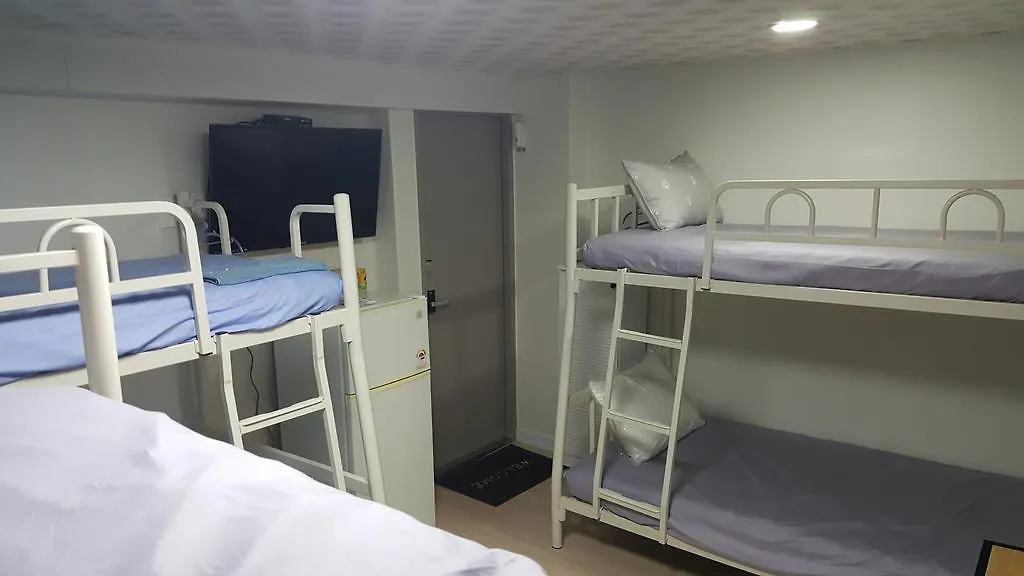 Guest House & You Seúl 2*,